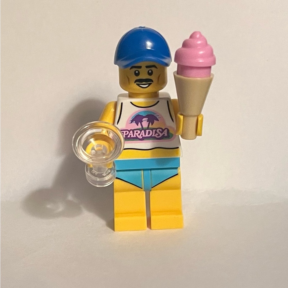 LEGO NEW Paradisa Beach Bro idea235 Minifigure from Set 21358 Vending Machine